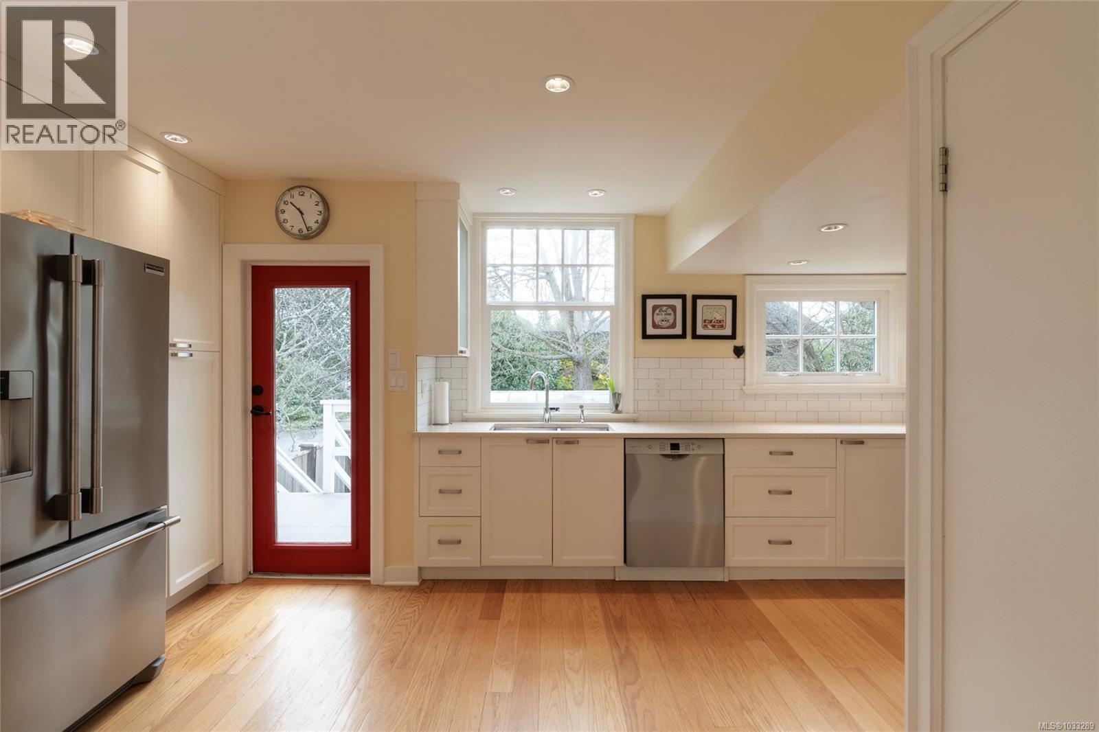  2663 Orchard Avenue, Oak Bay