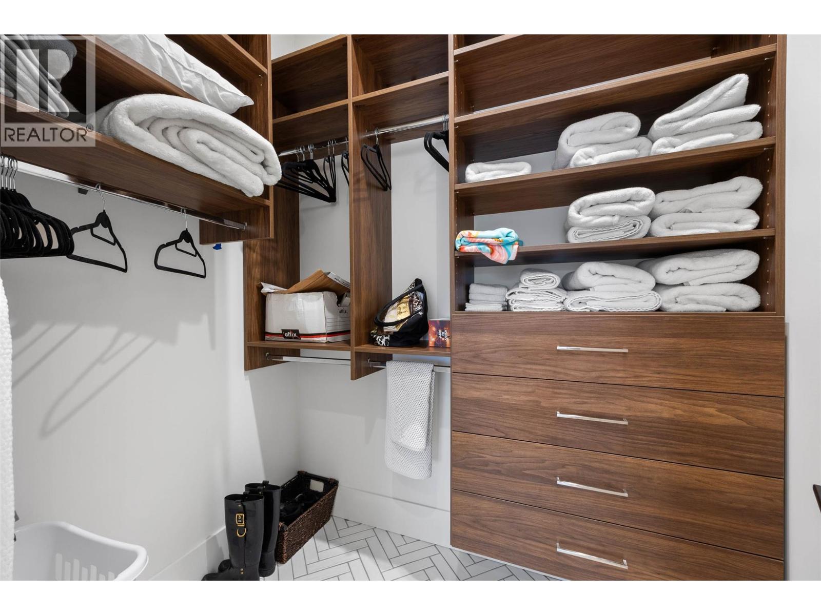 6564 Monck Park Road - 28