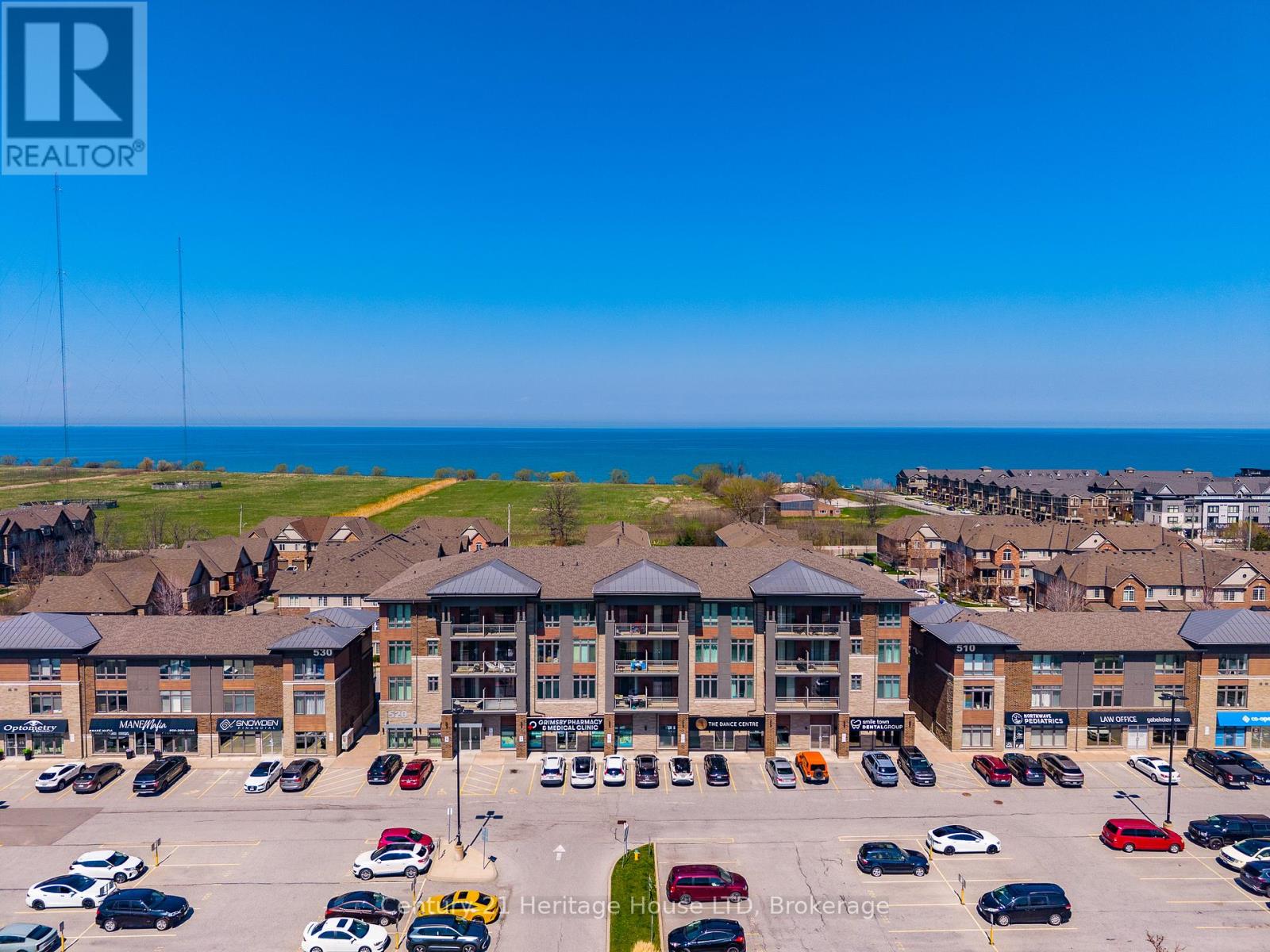 402 - 520 NORTH SERVICE ROAD