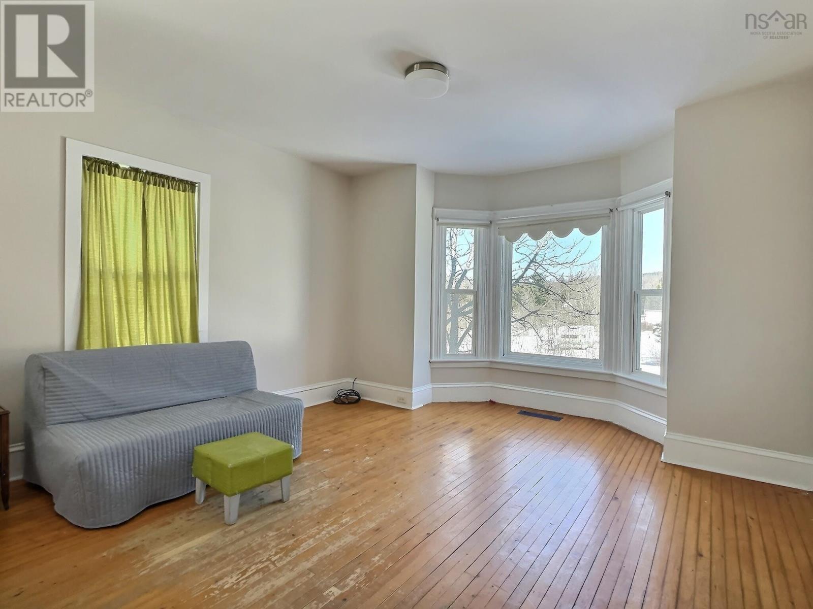 Property 9 of 21 of 14 High Street