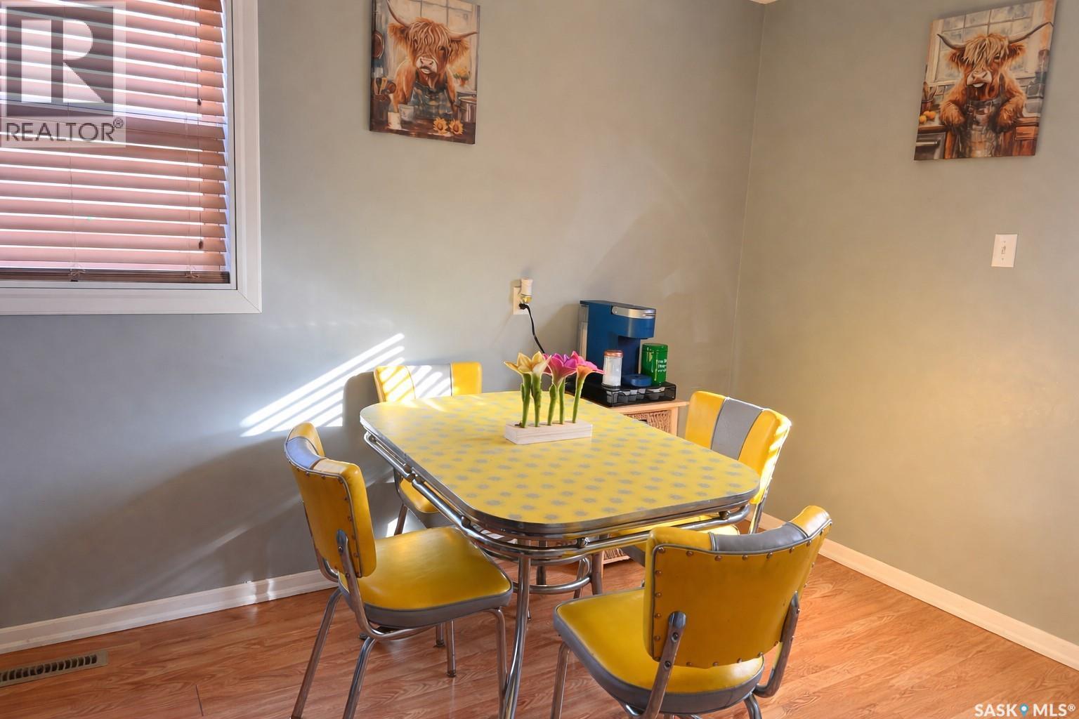 1600 CHAPLIN STREET E - 6