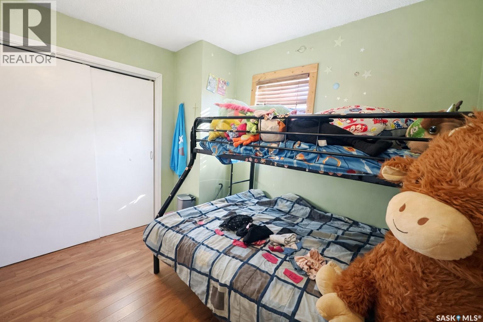 1600 CHAPLIN STREET E - 12