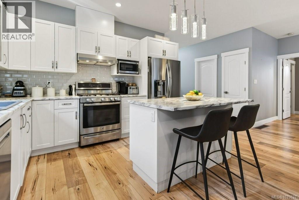 3028 Swanson St - 10