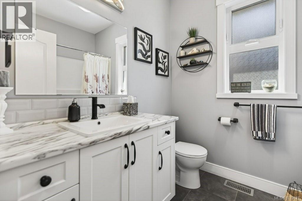 3028 Swanson St - 26