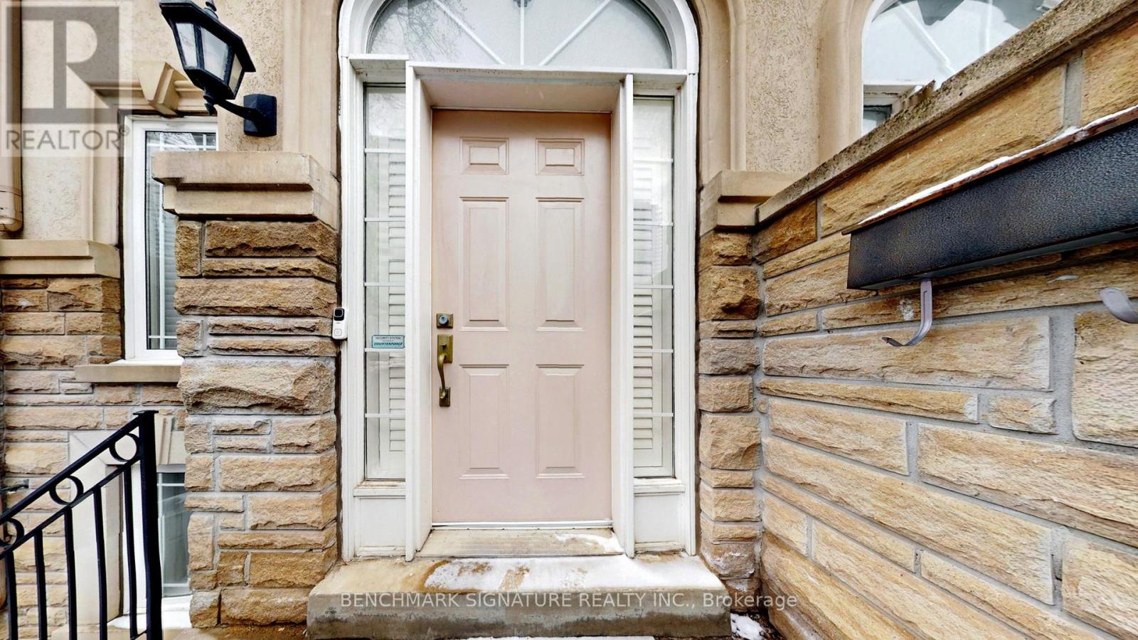 105 DORIS AVENUE - 4