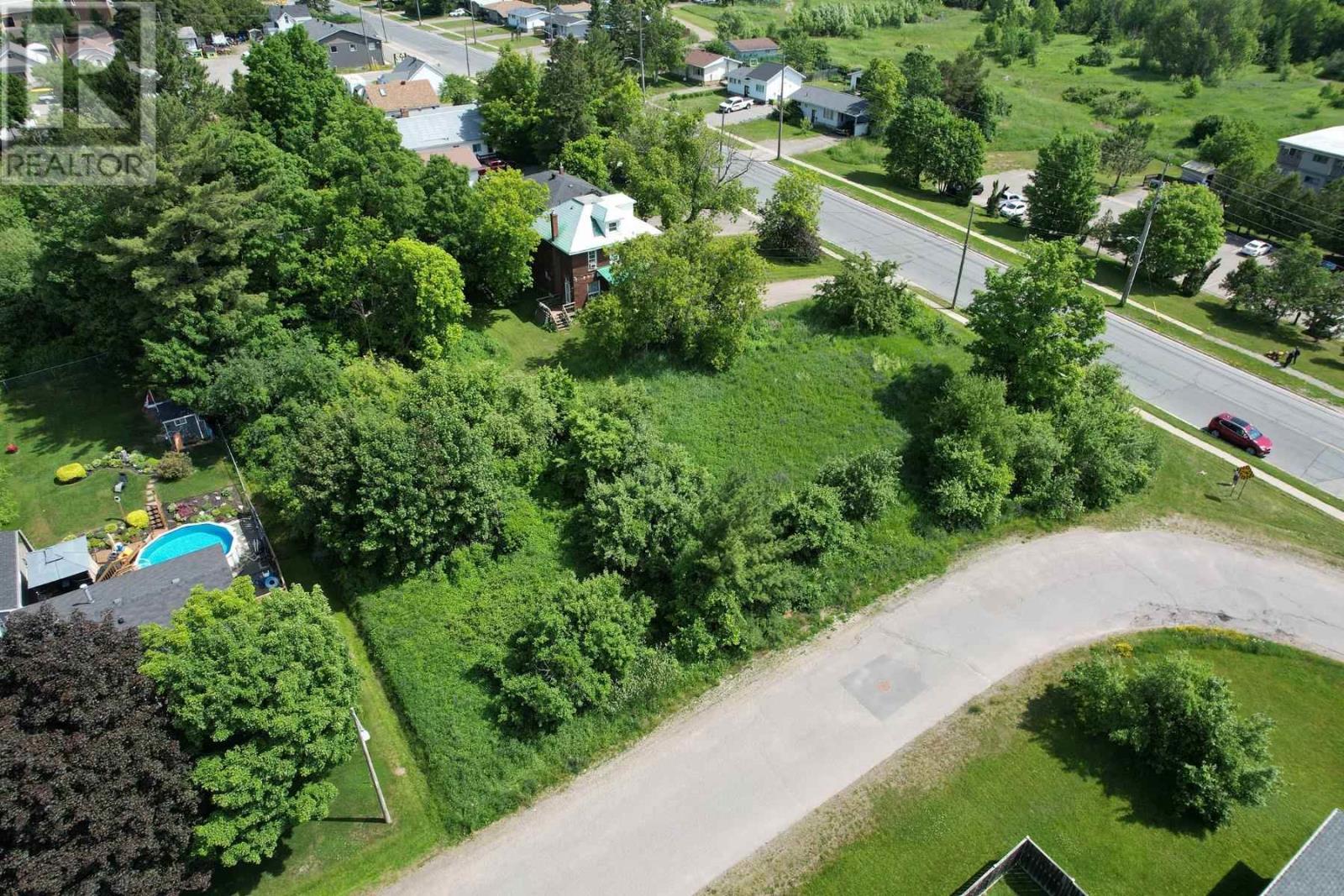 1051 Peoples RD, Sault Ste. Marie, Ontario, P6C3W3 — Photo 9