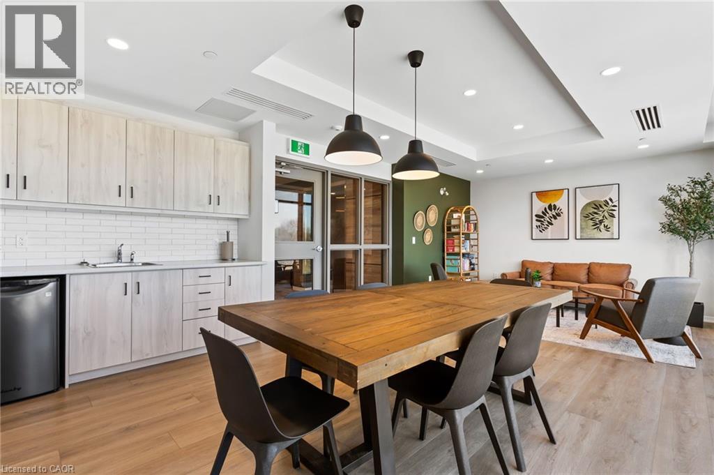#105 3998 VICTORIA Avenue - 22