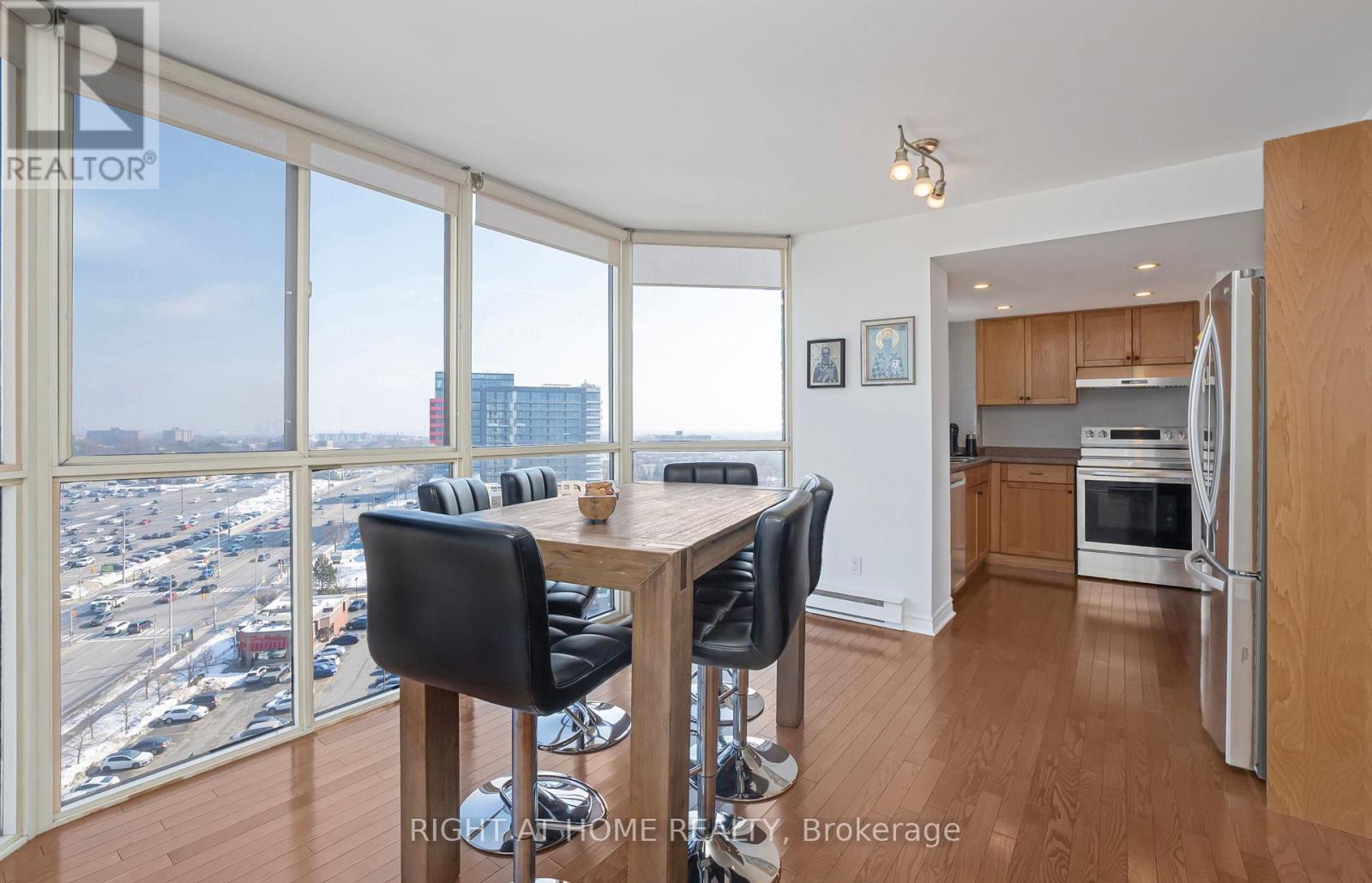 #1507 1360 RATHBURN ROAD E - 18
