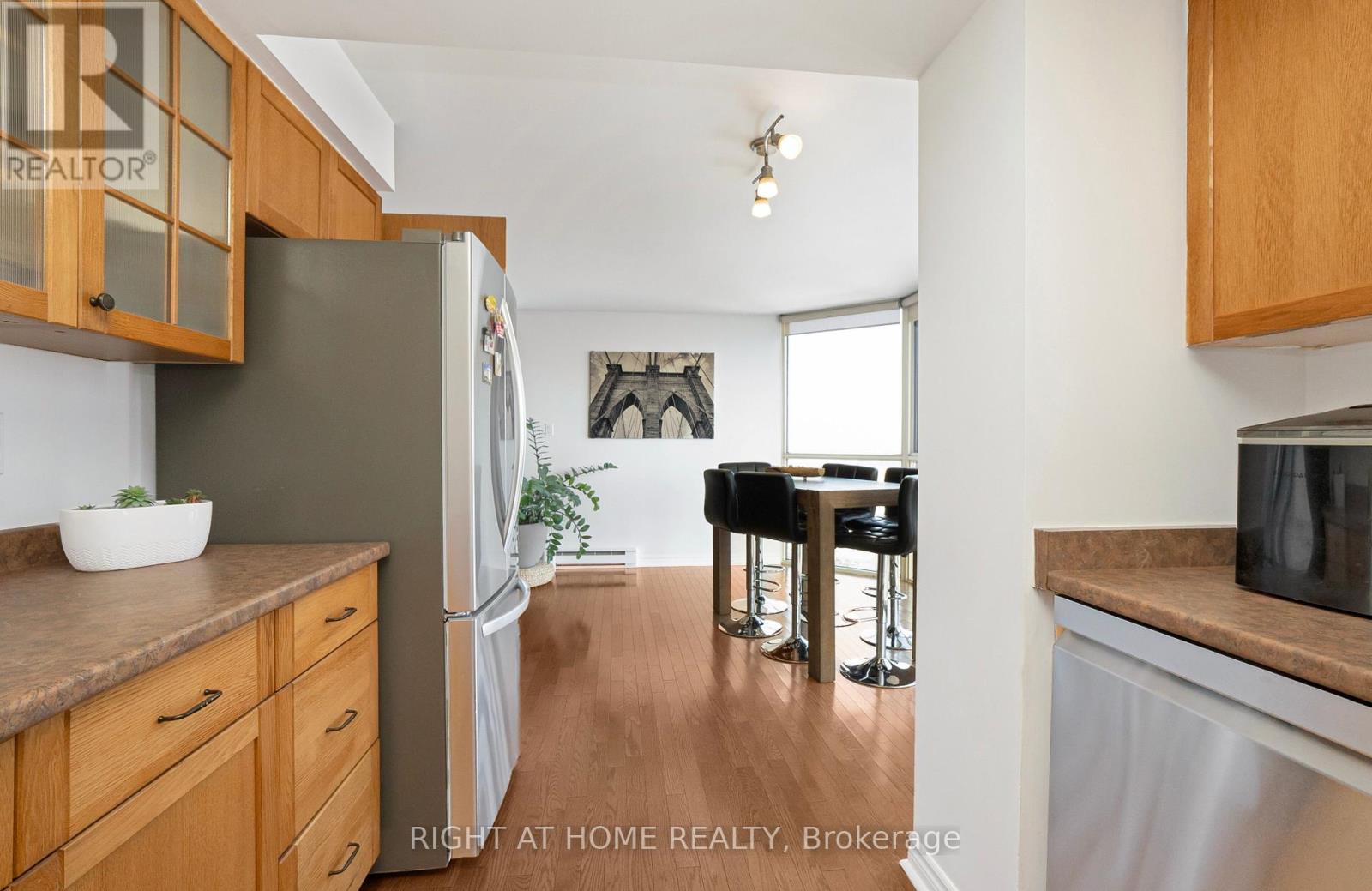 #1507 1360 RATHBURN ROAD E - 19