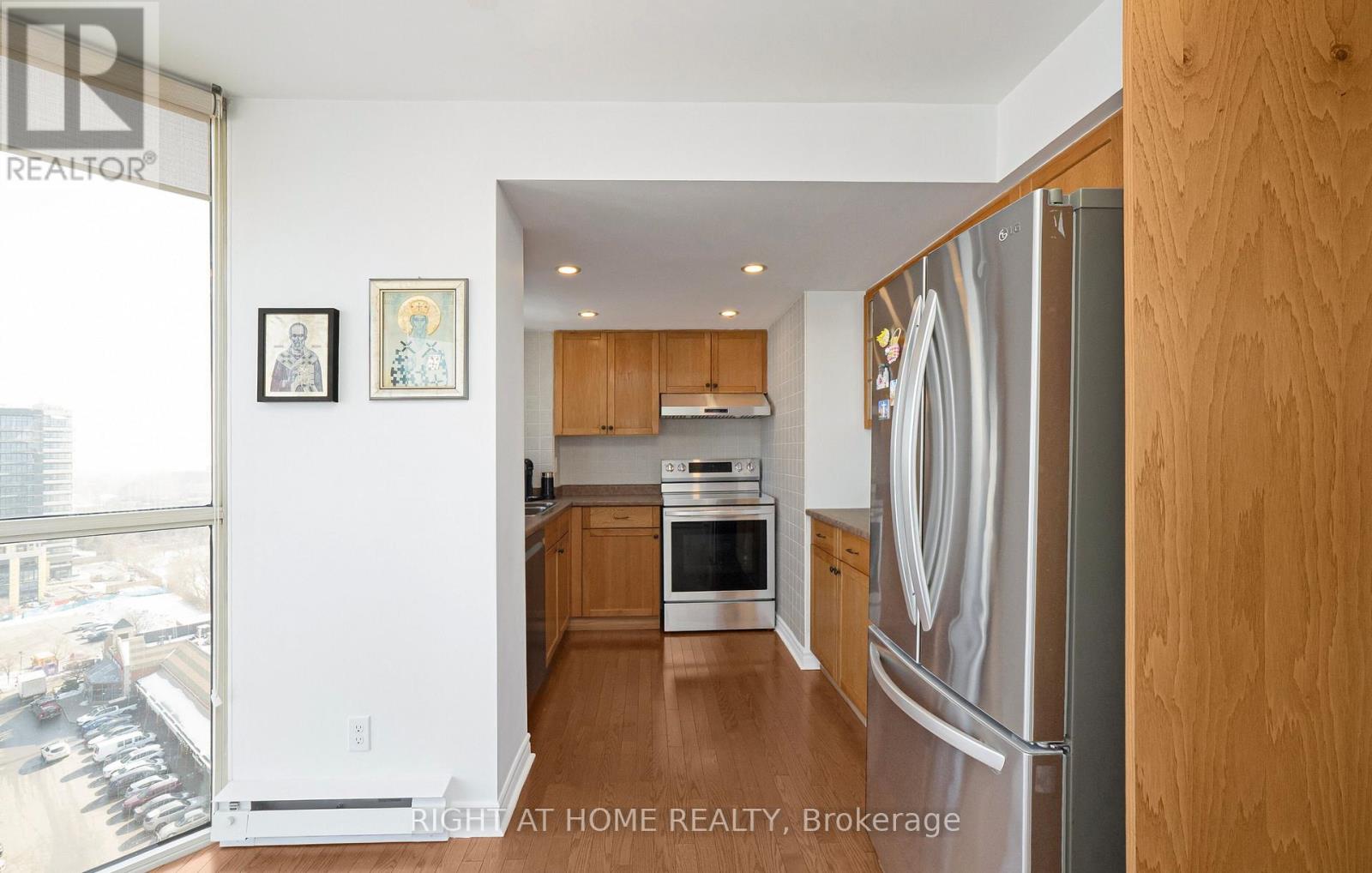 #1507 1360 RATHBURN ROAD E - 20