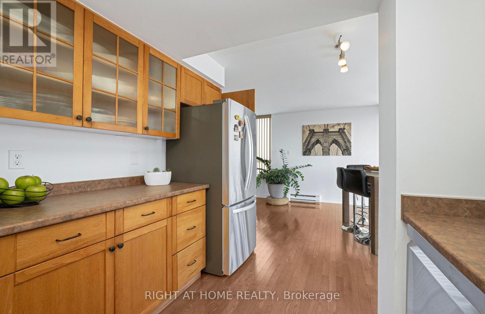 #1507 1360 RATHBURN ROAD E - 22