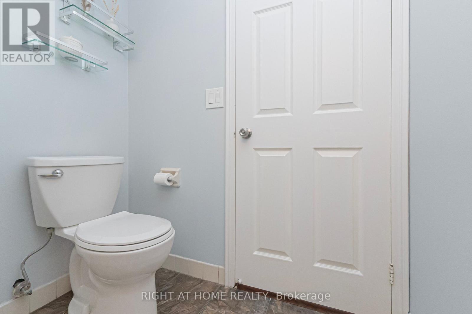 #1507 1360 RATHBURN ROAD E - 29