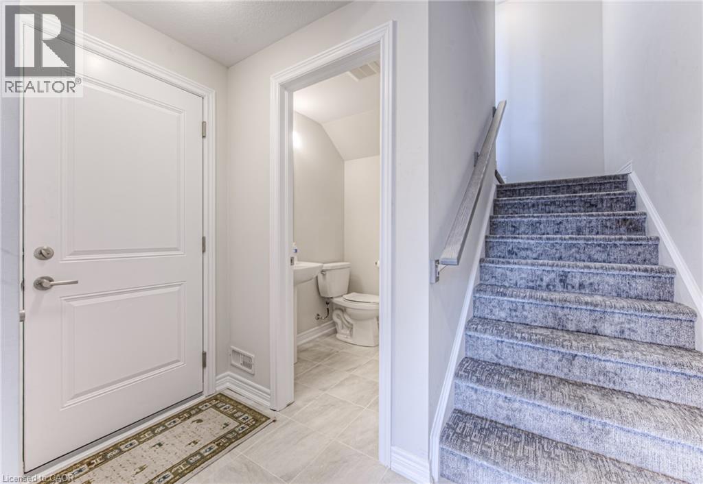 10 BIRMINGHAM Drive Unit# 90, Cambridge, Ontario, N1R8J8 — Photo 4