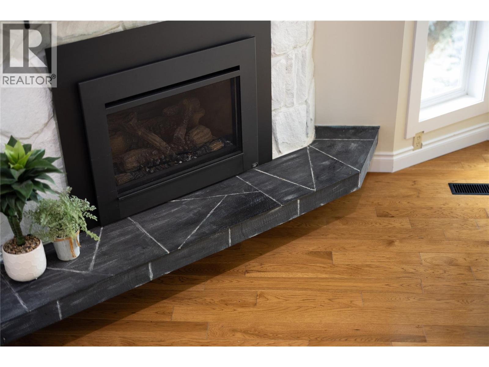 277 Clifton Road N, Kelowna