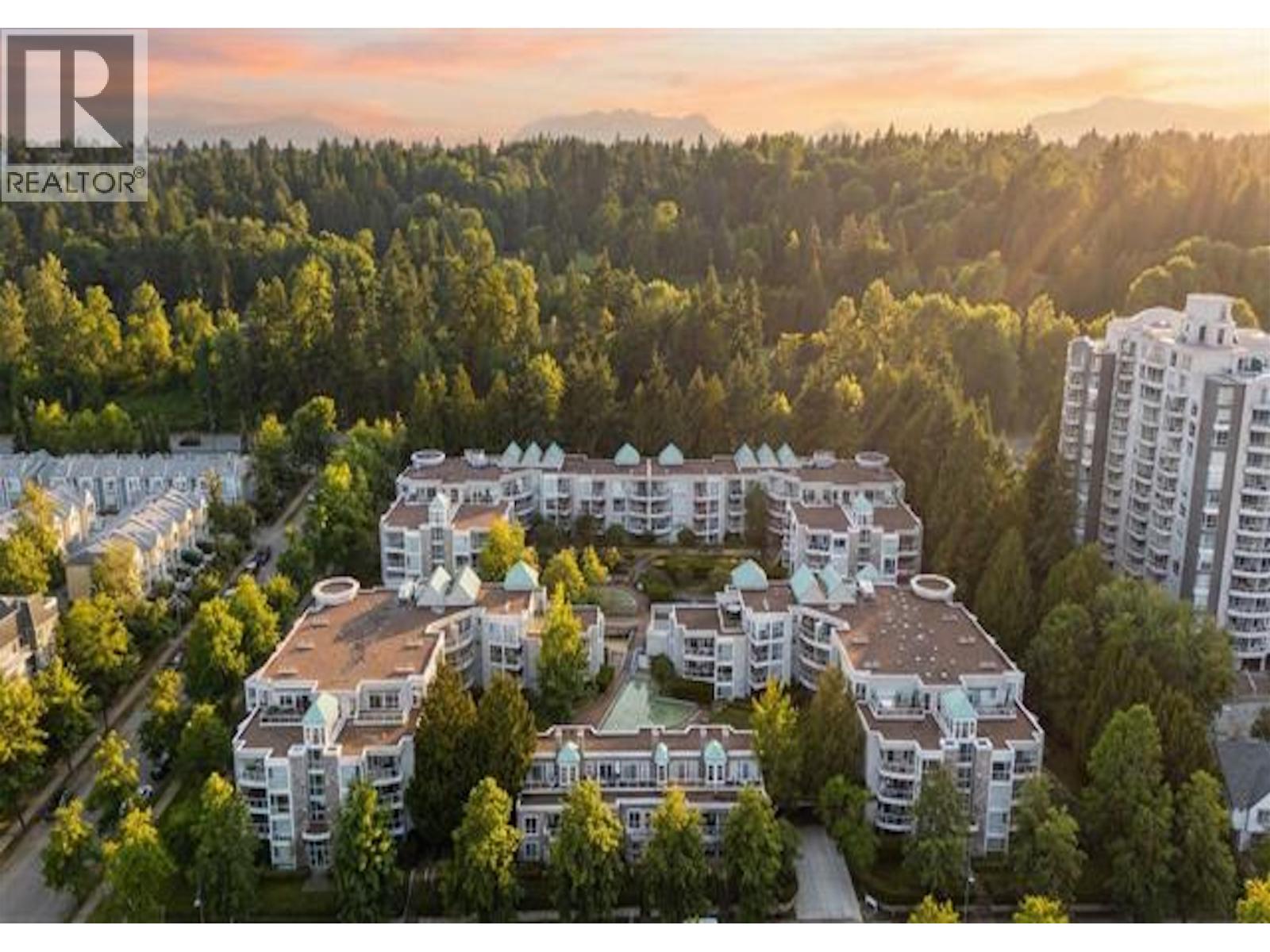 101 8460 JELLICOE STREET