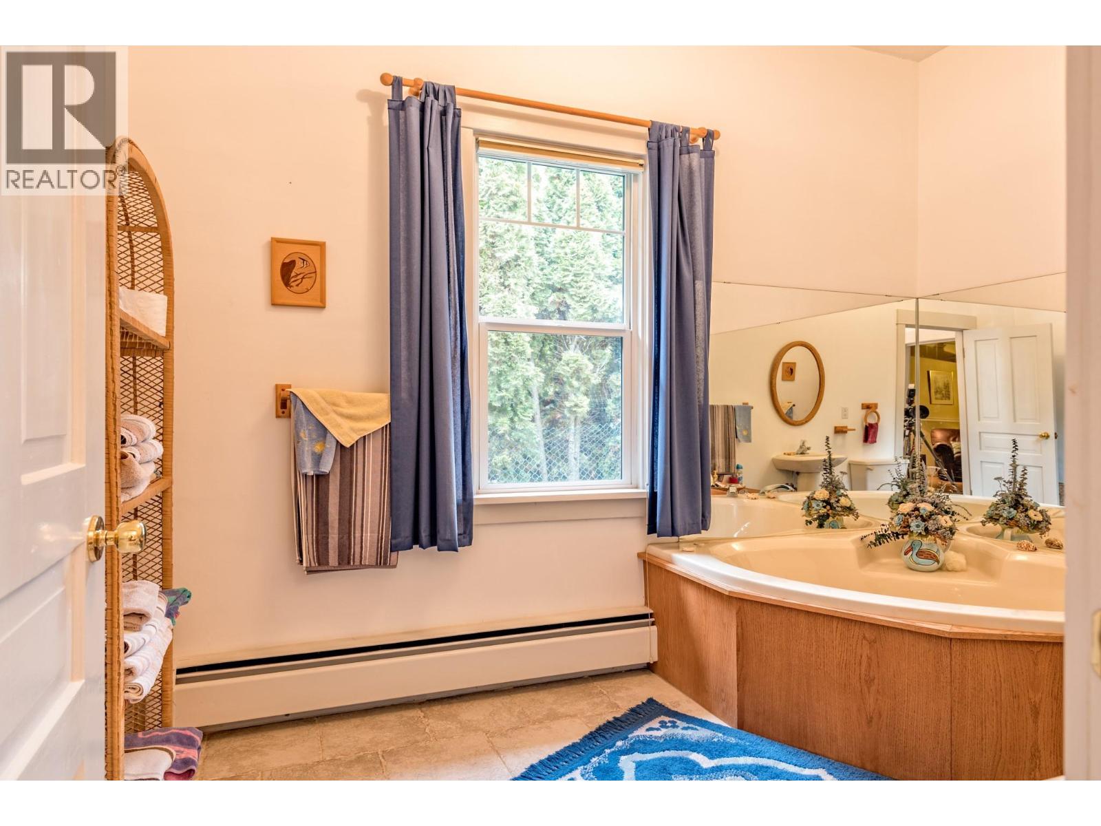 9739 Delcliffe Road, Vernon