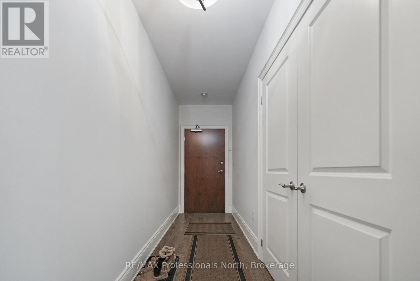 #201 75 WALLINGS ROAD - 8