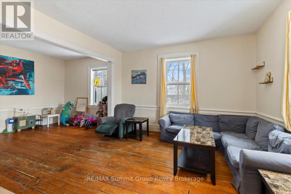 13 COLLINGWOOD STREET - 10