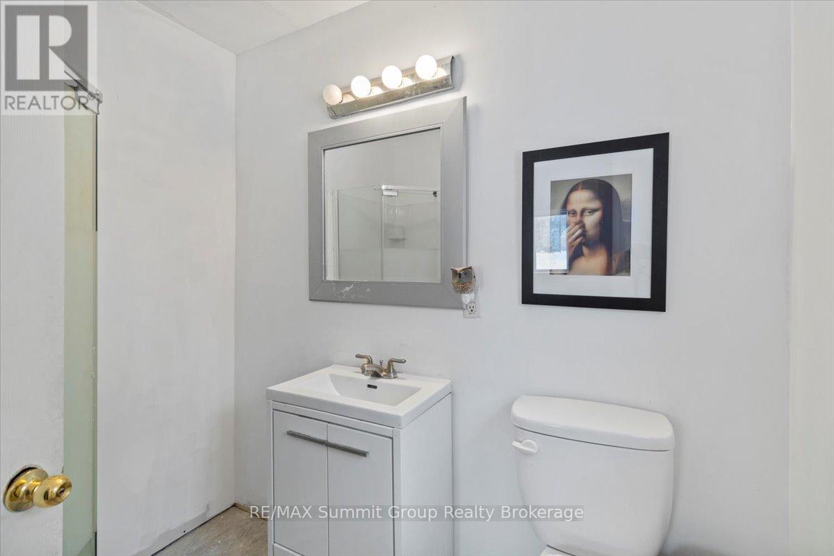 13 COLLINGWOOD STREET - 17