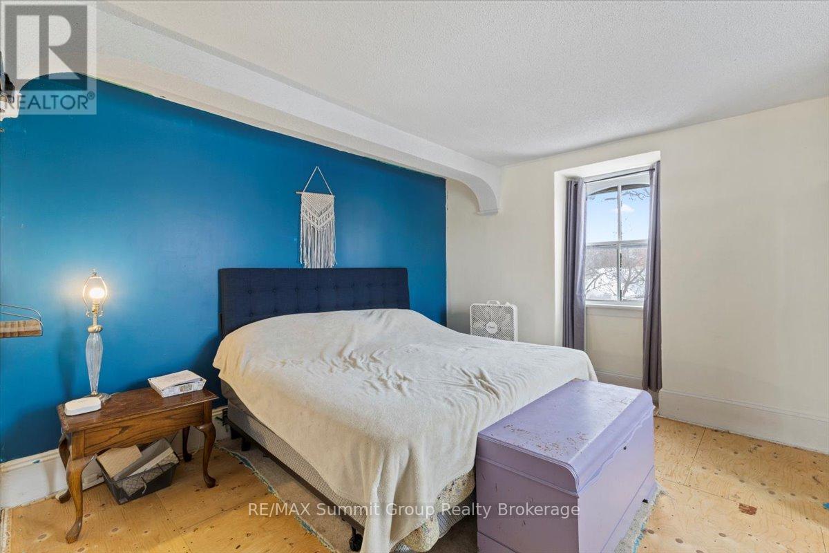 13 COLLINGWOOD STREET - 22