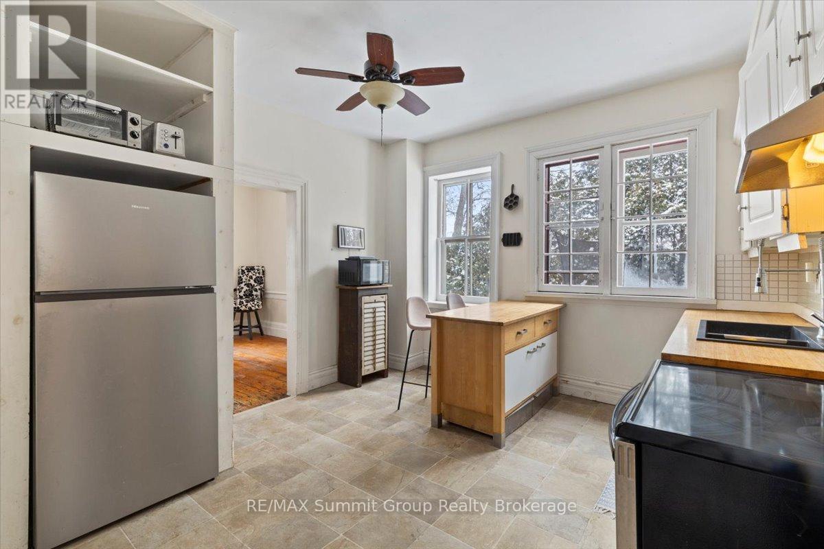 13 COLLINGWOOD STREET - 8