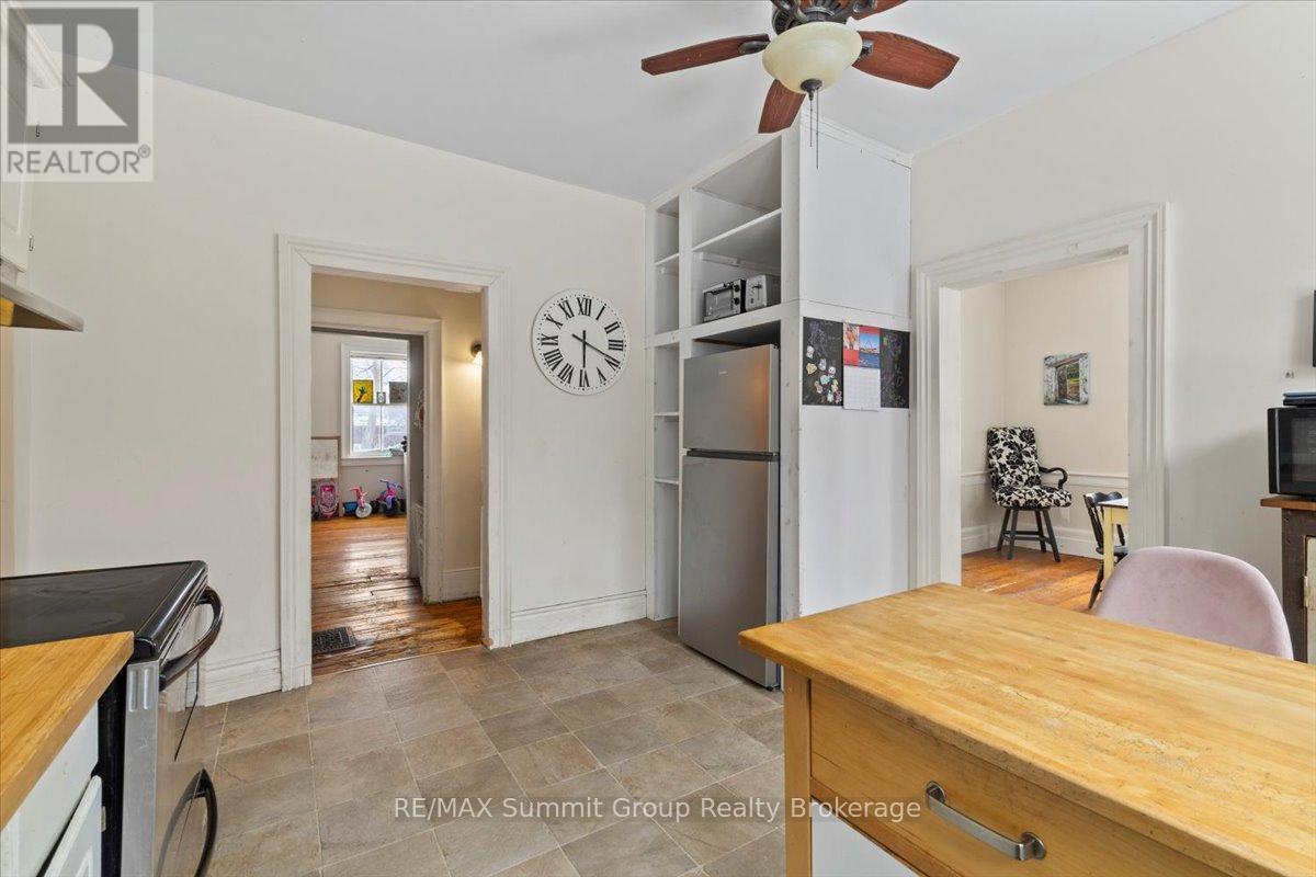 13 COLLINGWOOD STREET - 9