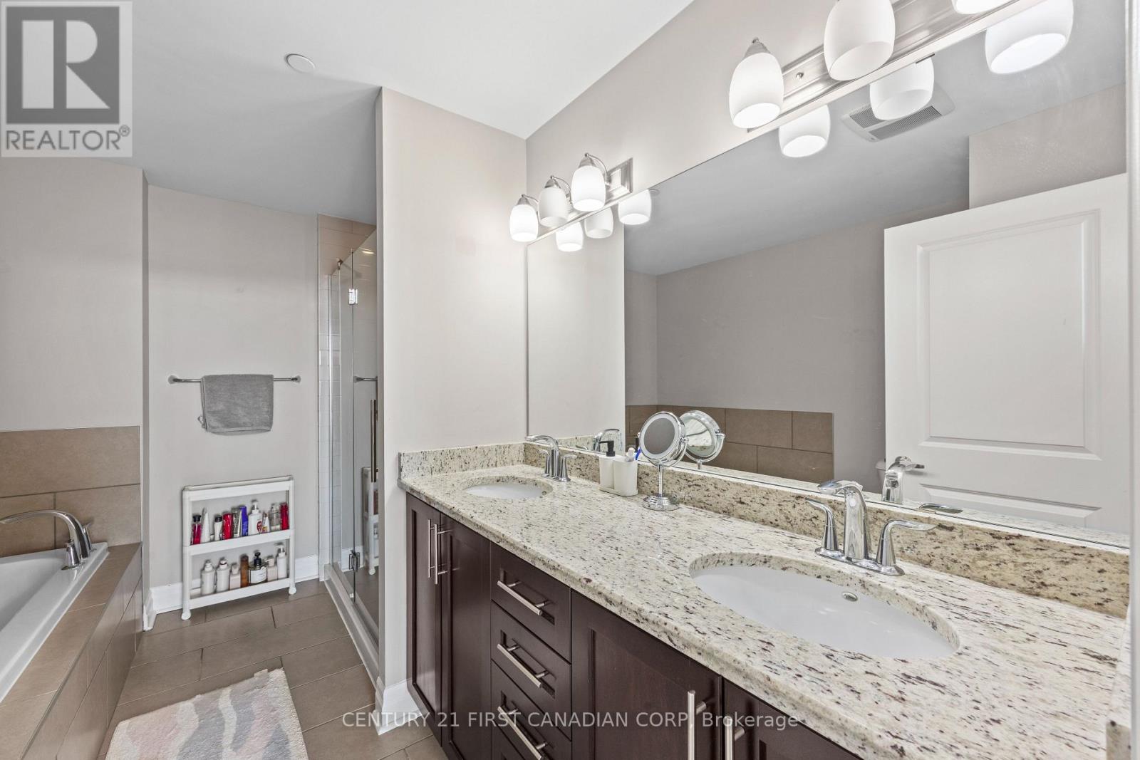 #605 240 VILLAGEWALK BOULEVARD - 36