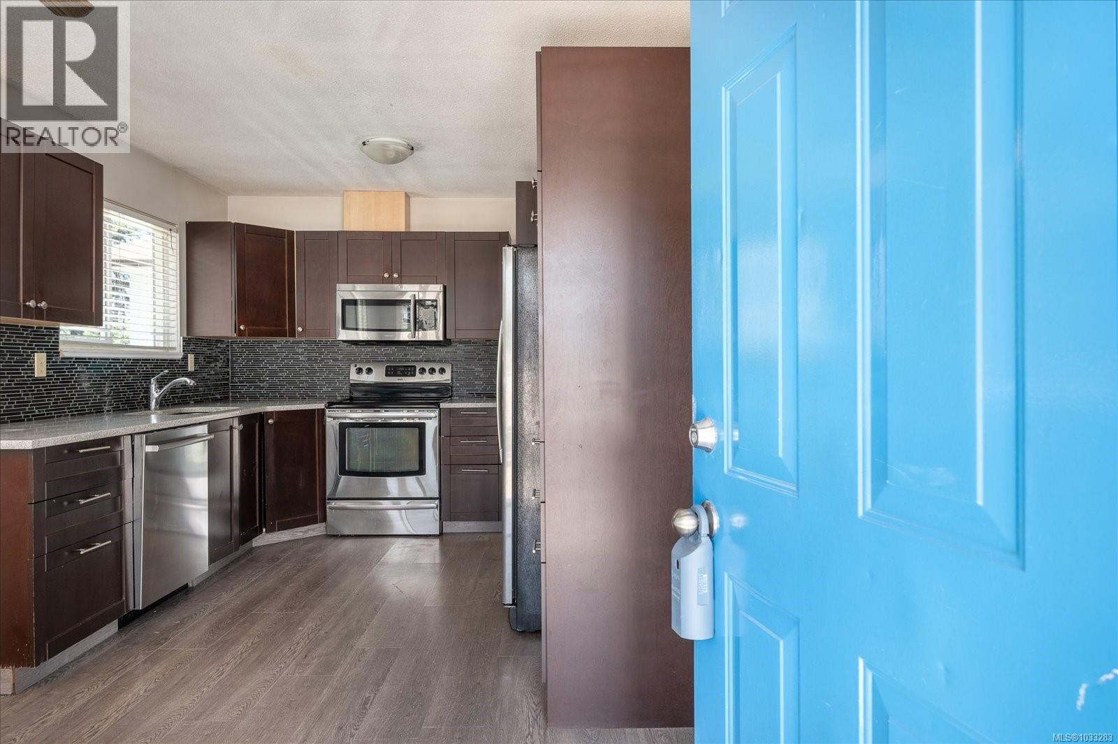 3677 Country Club Dr - 7