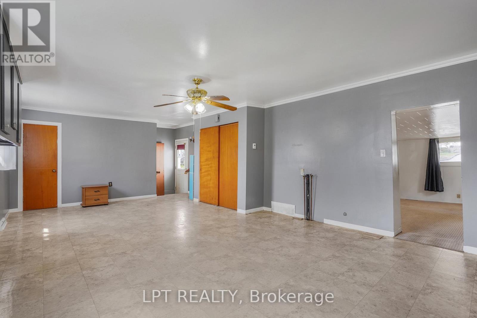47 BERTHA STREET E — photo 11