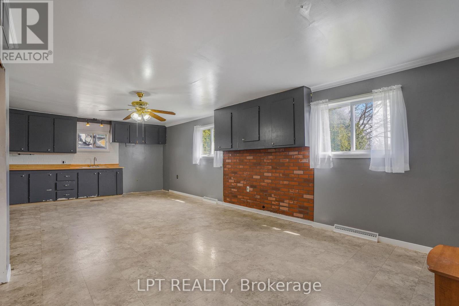 47 BERTHA STREET E — photo 15