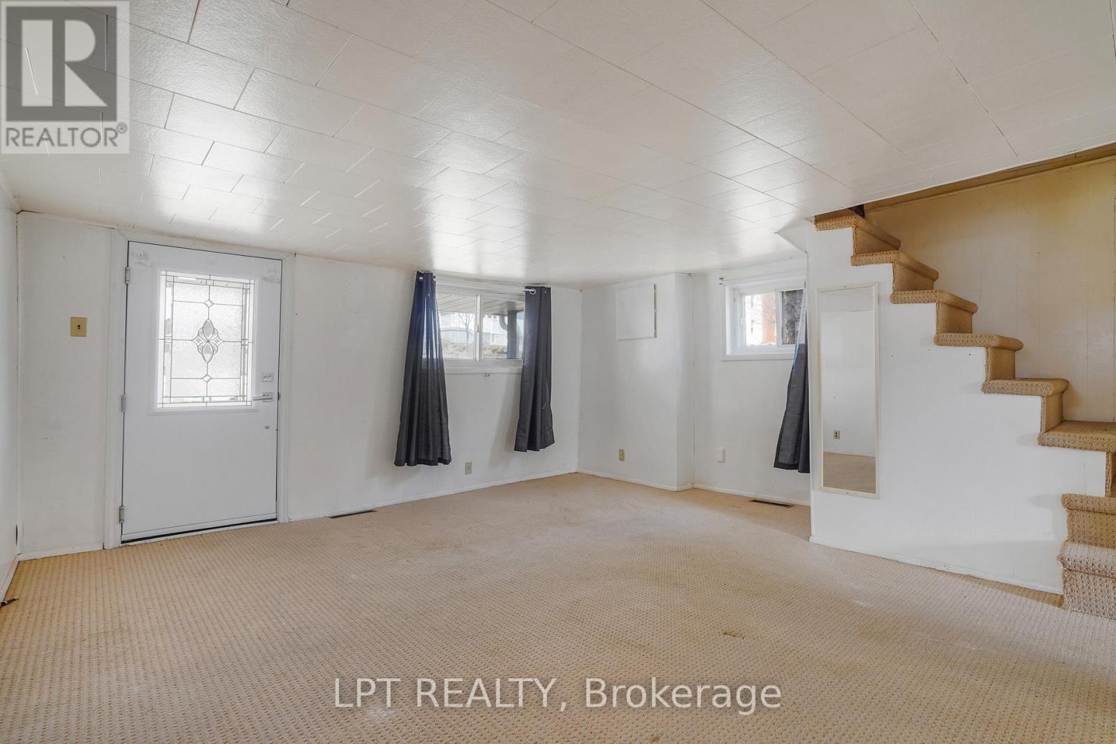 47 BERTHA STREET E — photo 5