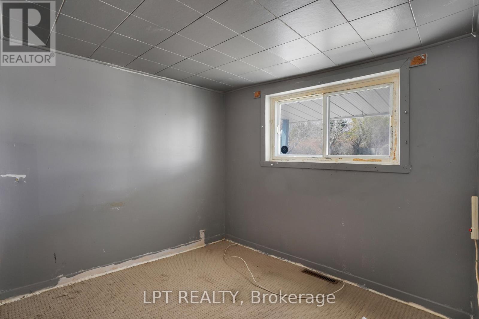 47 BERTHA STREET E — photo 8