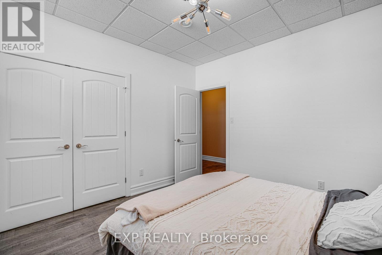 47 BEAVER LANE - 31