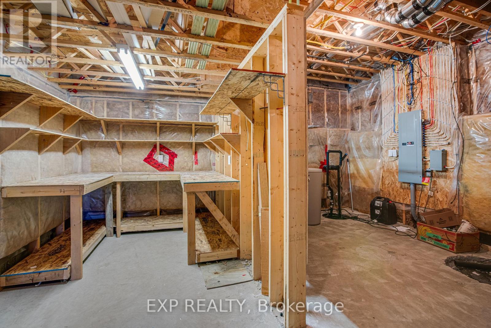 47 BEAVER LANE - 33