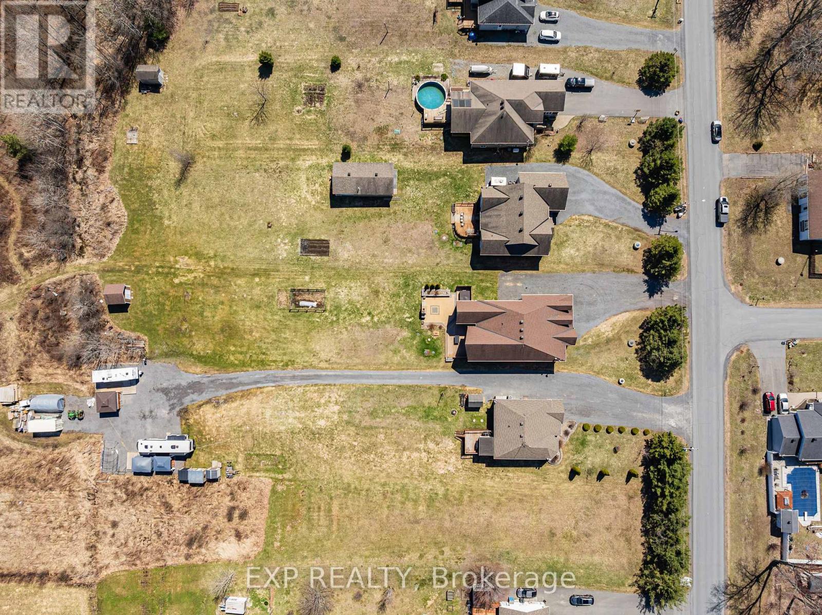 47 BEAVER LANE - 44