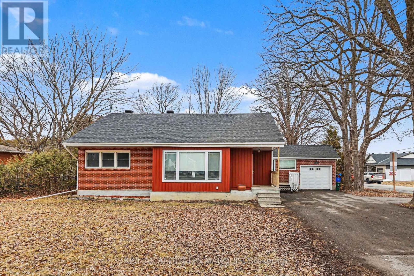 6036 PERTH STREET — photo 34