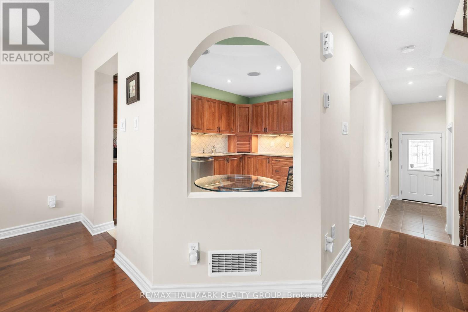 548 LANGELIER AVENUE — photo 12