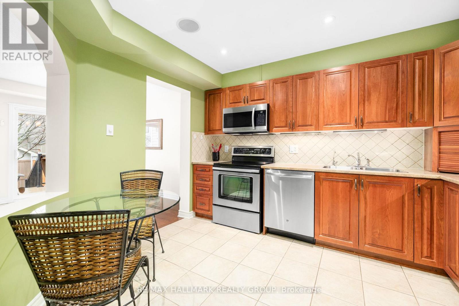 548 LANGELIER AVENUE — photo 16