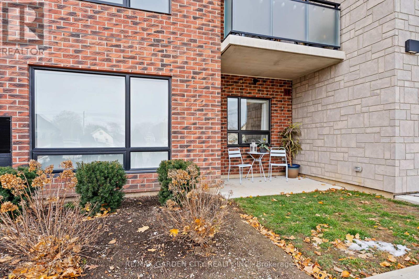 #105 3998 VICTORIA AVENUE - 5
