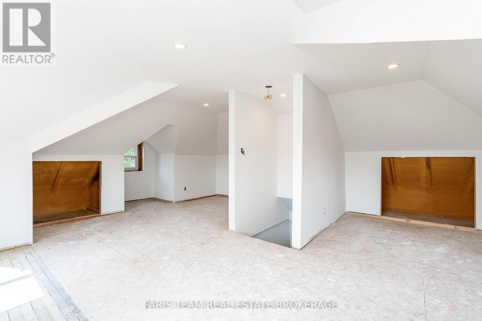 346 LAFONTAINE ROAD W — photo 29
