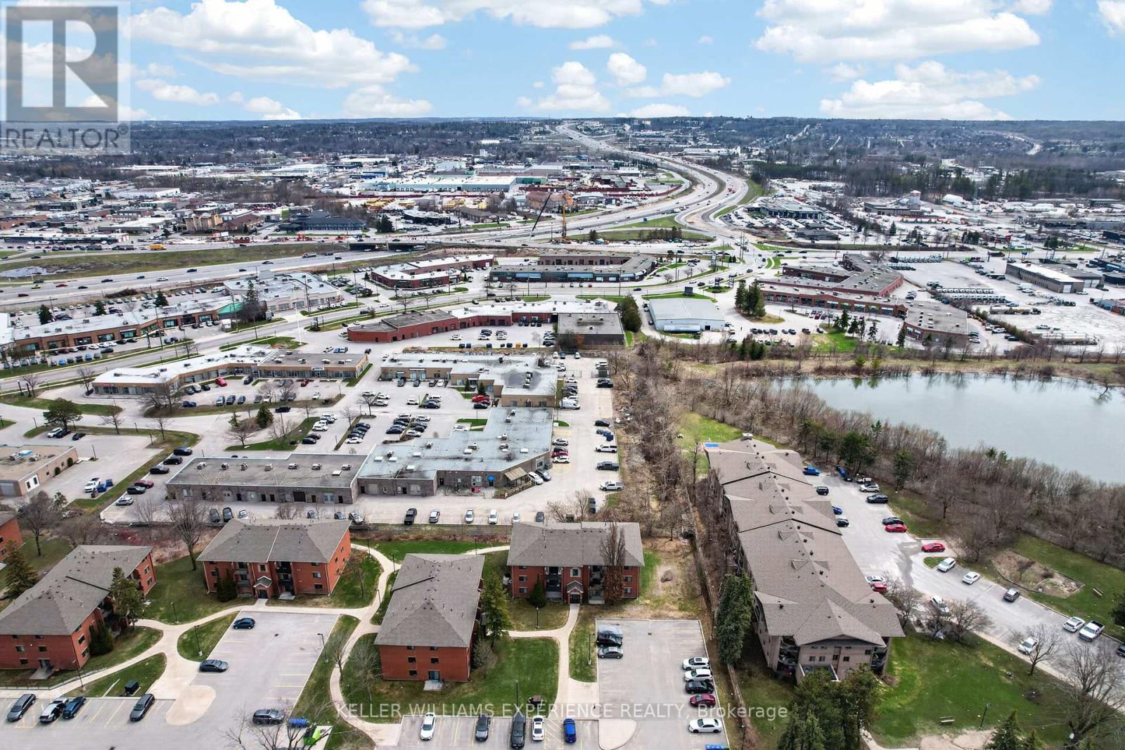 Easy access to Hwy 400