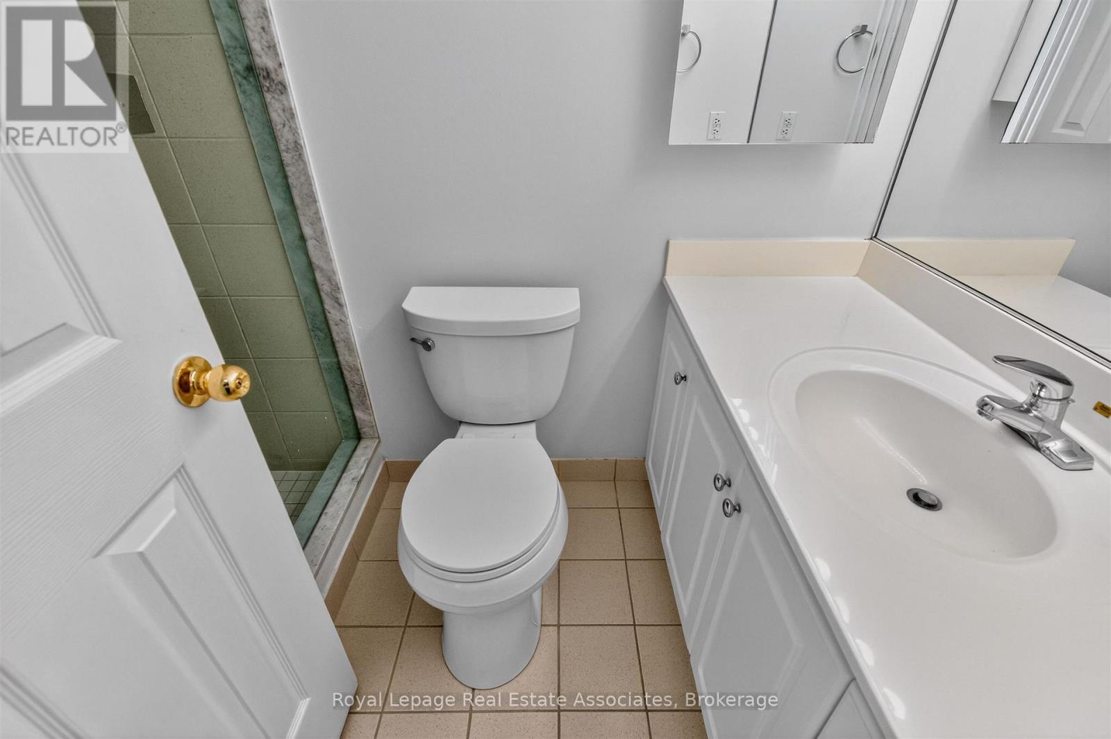Upper  Floor Bathroom