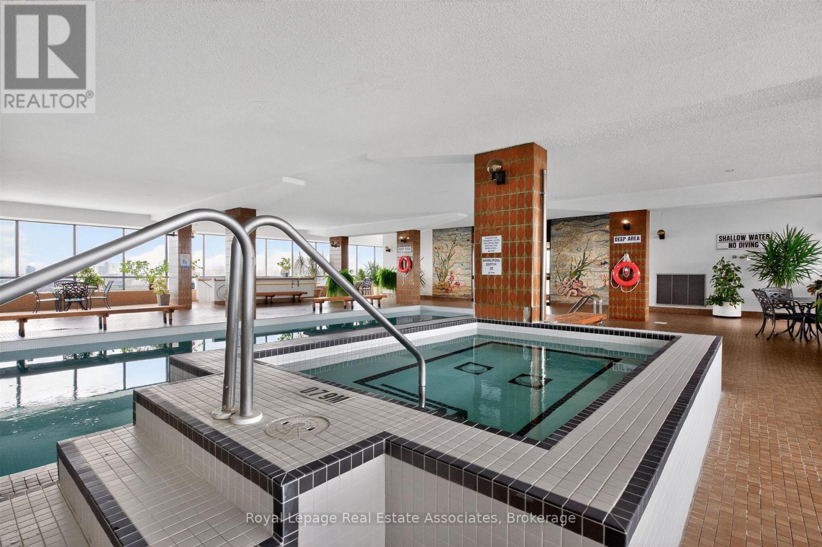 Pool / Hot Tub