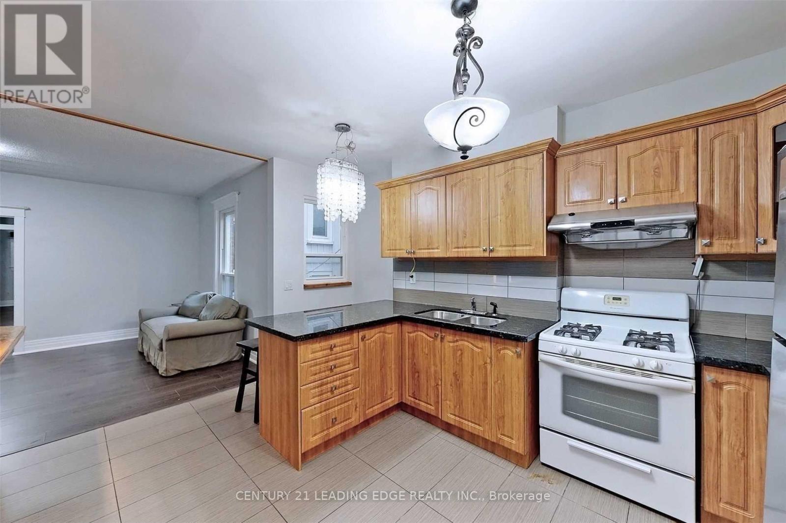 233 BORDEN STREET - 22