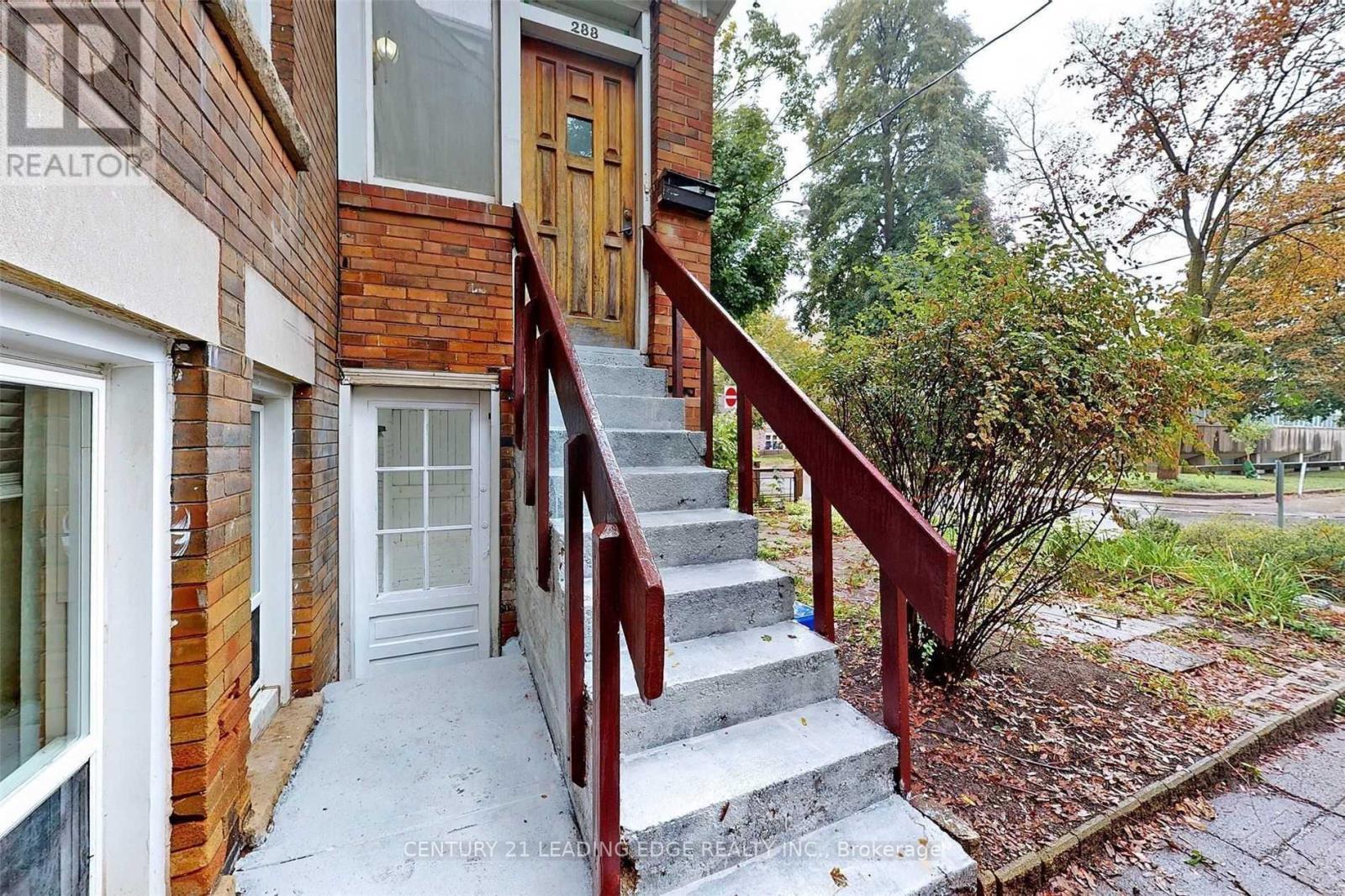 233 BORDEN STREET - 3