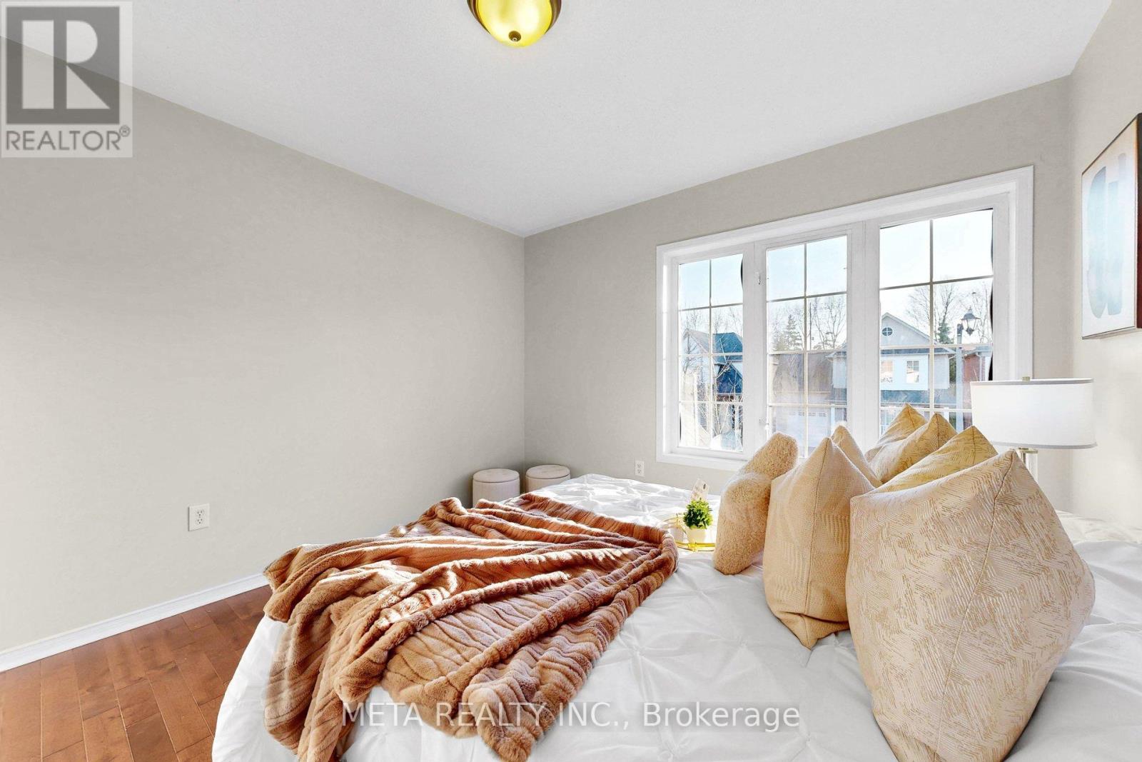 74 MCSWEENEY CRESCENT - 29