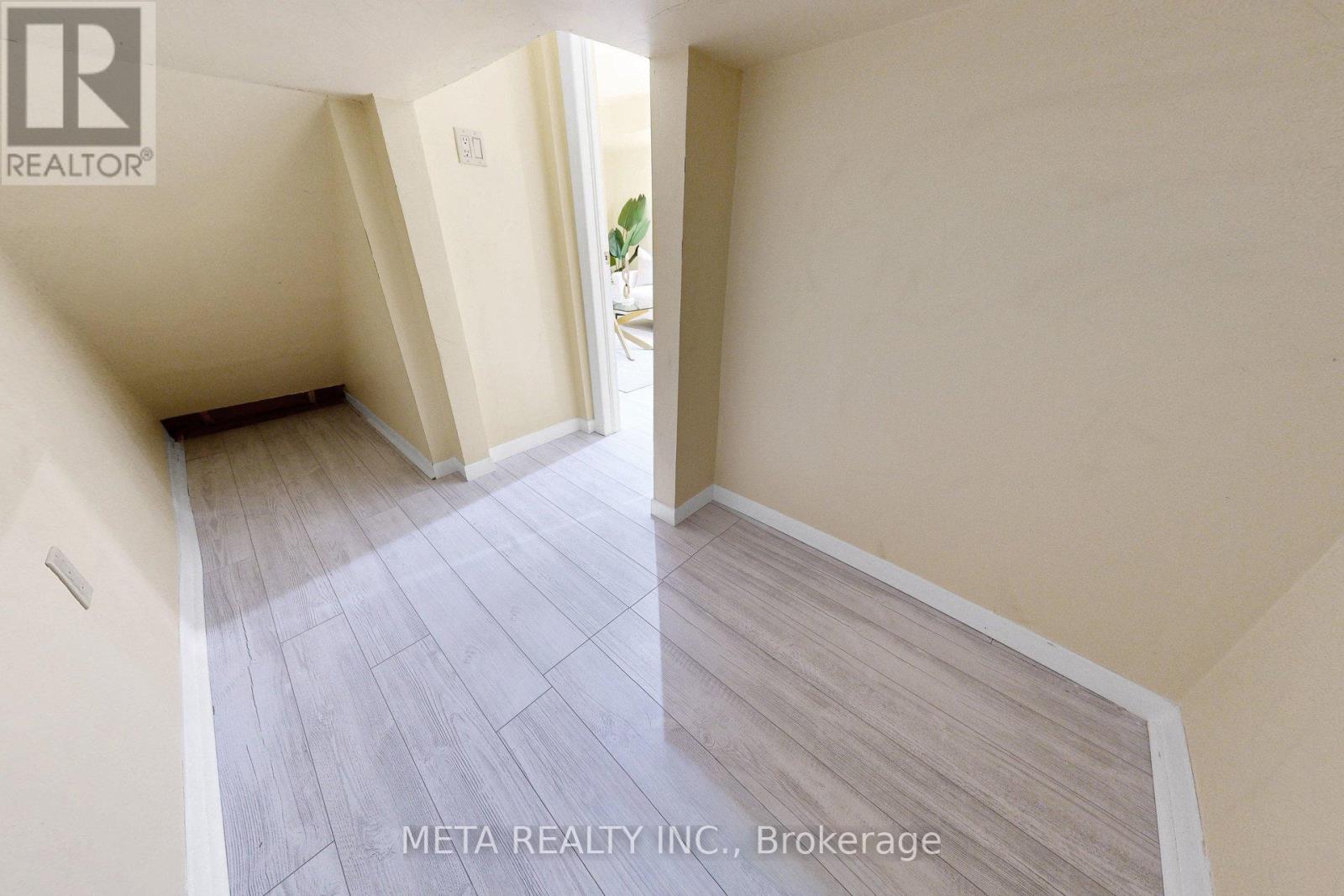 74 MCSWEENEY CRESCENT — photo 47