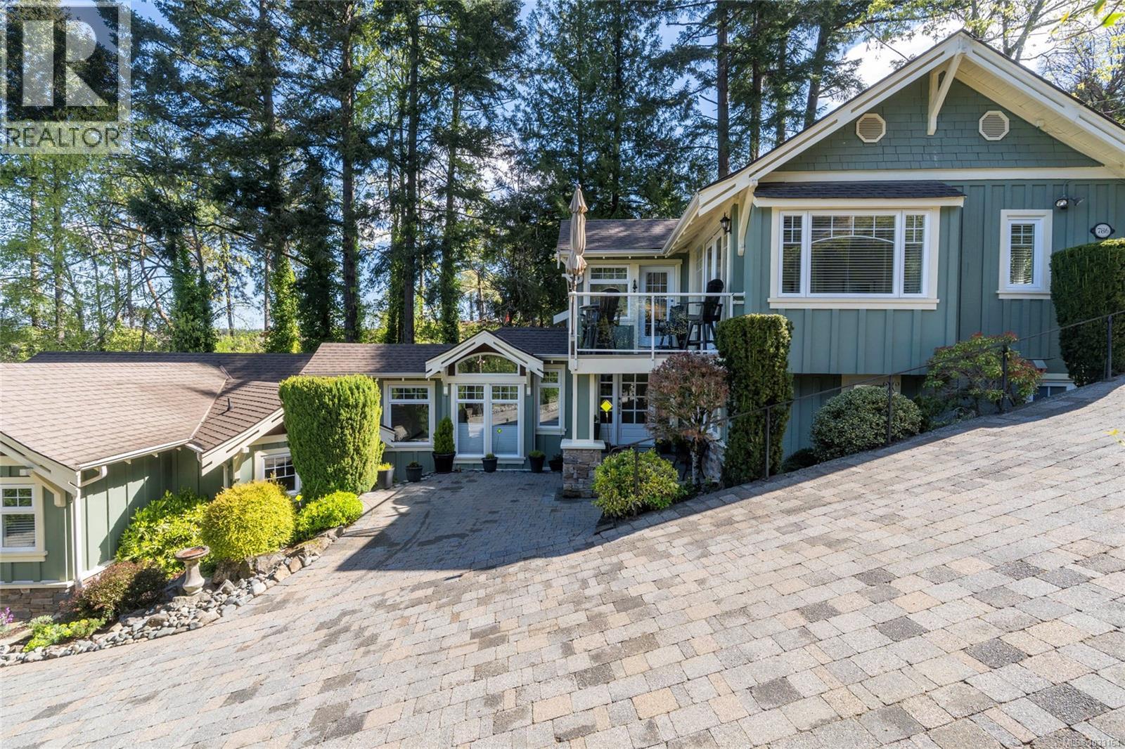  786 Sea Drive, Central Saanich
