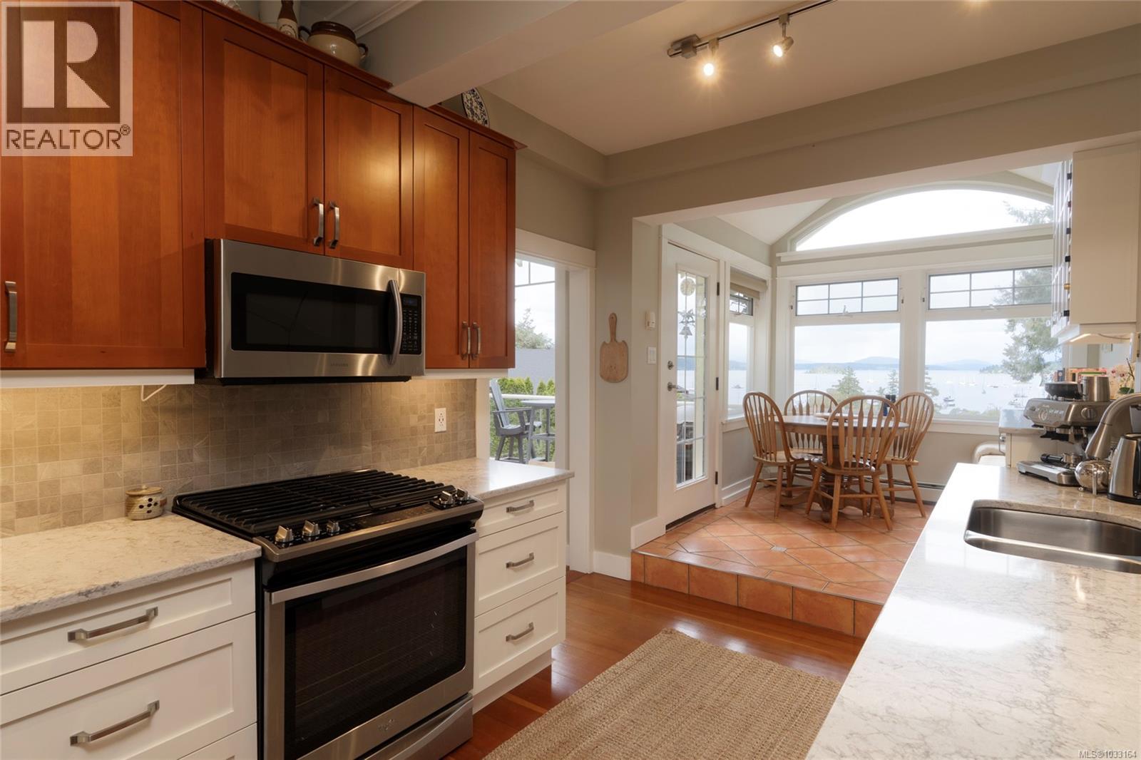  786 Sea Drive, Central Saanich