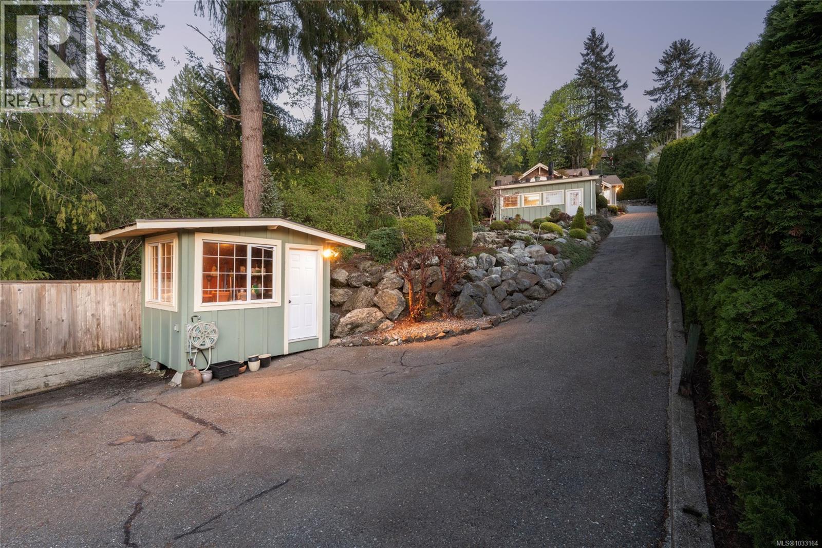  786 Sea Drive, Central Saanich